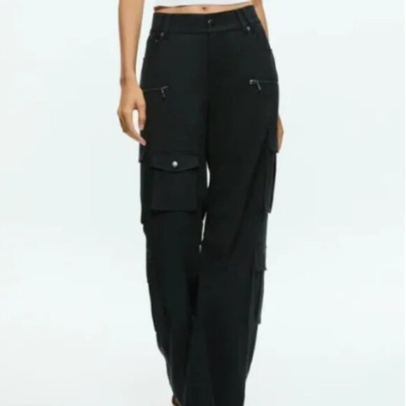 ALICE + OLIVIA BLACK AKERS OVERSIZED CARGO PANTS
